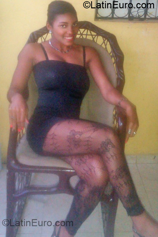 Date this attractive Dominican Republic girl Yarileisi from Santo Domingo DO30465