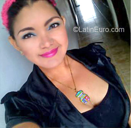 Date this delightful Colombia girl Yosi from Cucuta CO21733