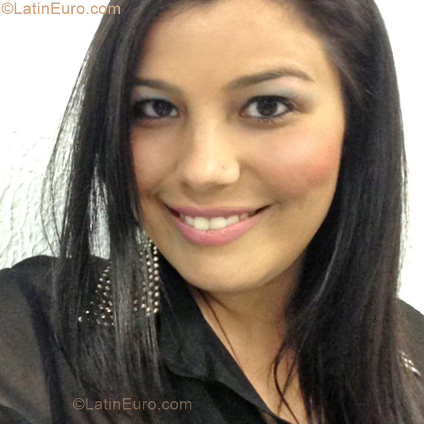 Date this charming Brazil girl Camily from Rio De Janeiro BR9519