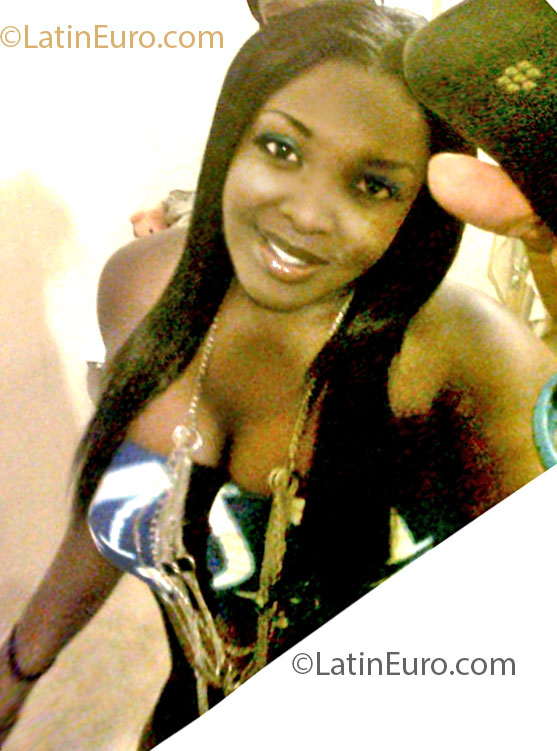 Date this nice looking Jamaica girl Anne from Kingston JM2353