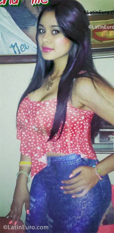 Date this fun Dominican Republic girl Yenice from Santiago DO25968