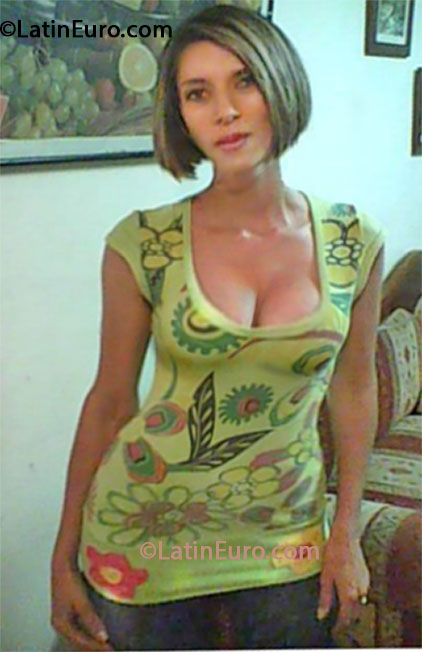 Date this beautiful Colombia girl Eliana from Medellin CO19089