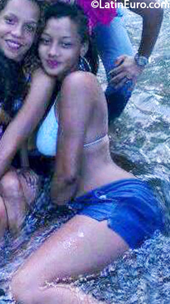Date this hard body Dominican Republic girl Mireya from Santiago DO29751