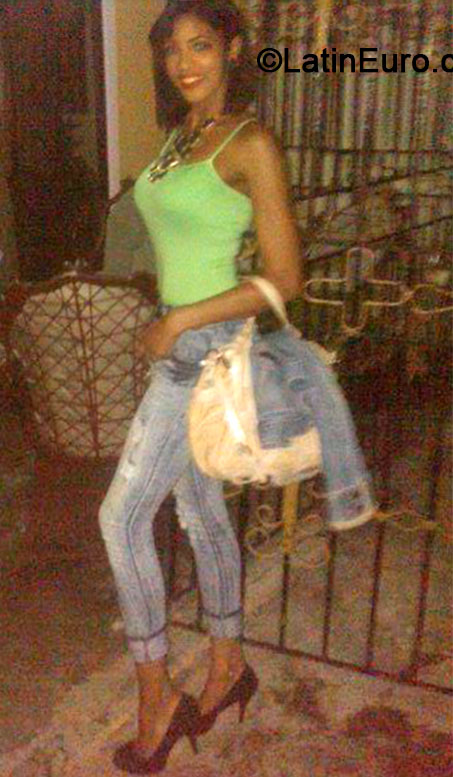 Date this cute Dominican Republic girl Norisal from Santo Domingo DO25353