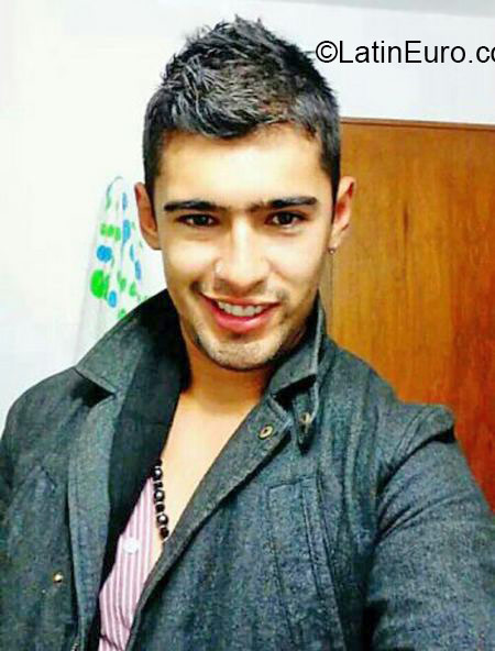 Date this lovely Colombia man Miguel Angel Su from Bogota CO17033