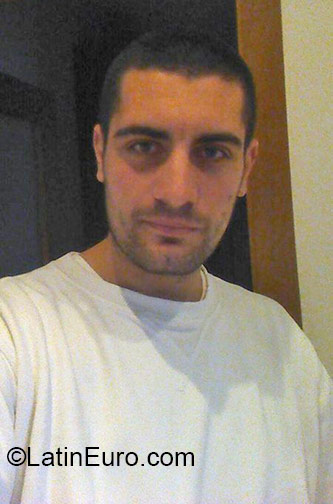 Date this good-looking Italy man Reppuccio from Napoli IT241