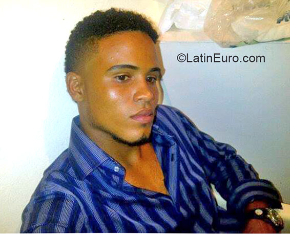 Date this georgeous Dominican Republic man Miguel from Santo Domingo DO22181