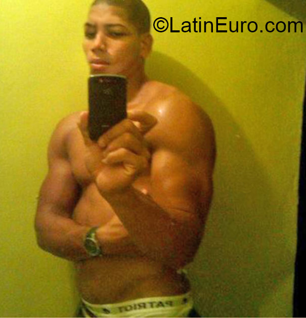Date this gorgeous Dominican Republic man Franklin from Santo Domingo DO22294