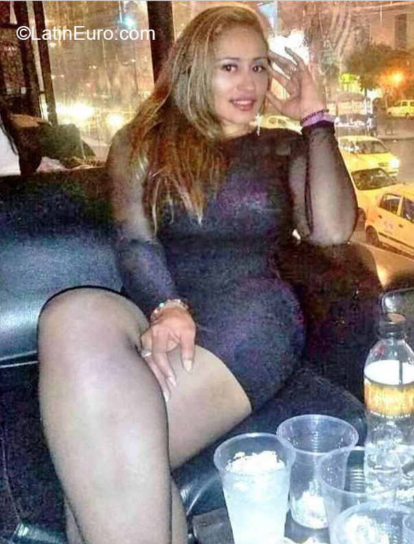Date this beautiful Colombia girl Maria from Bogota CO18976
