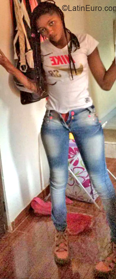 Date this pretty Colombia girl Fidarys from Medellin CO18812