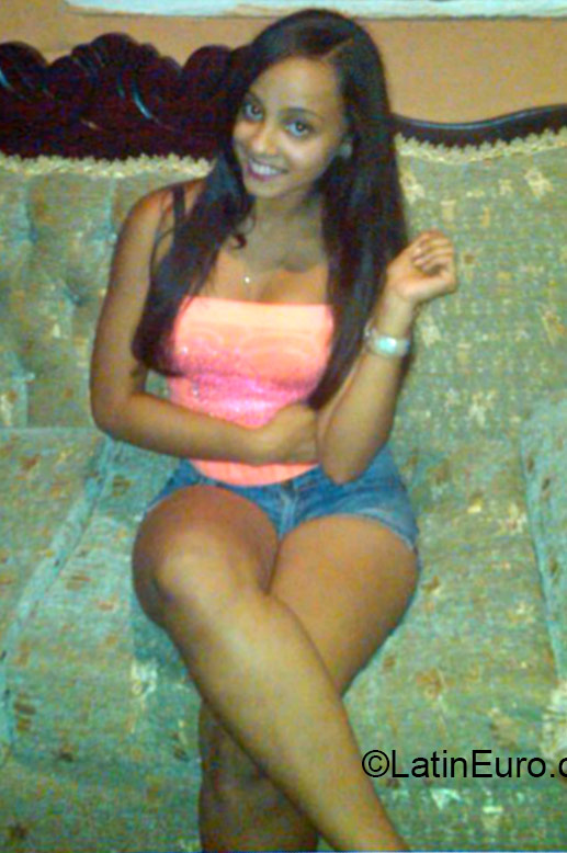 Date this exotic Dominican Republic girl Noemi from Santiago DO22638