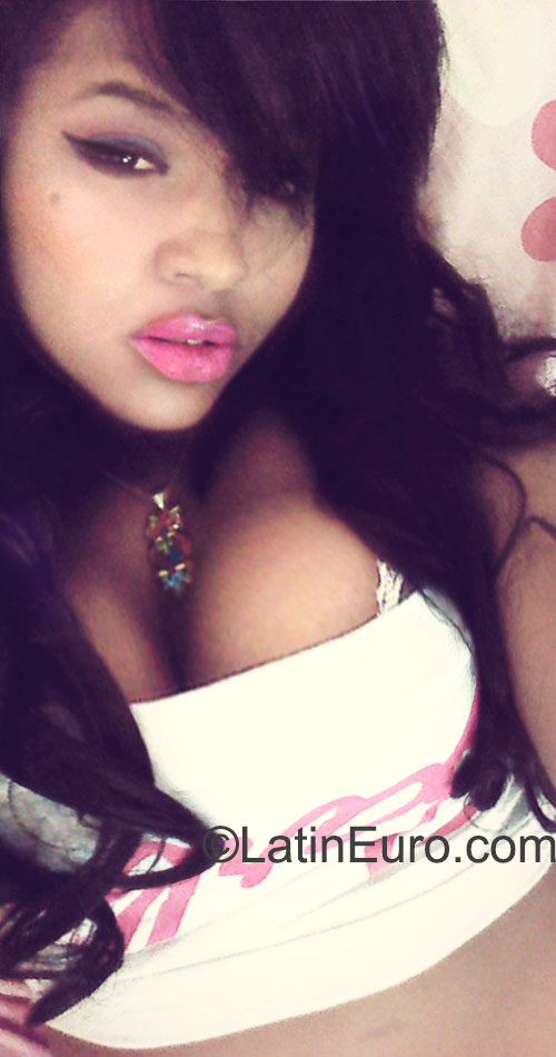Date this attractive Dominican Republic girl Liselot from Santo Domingo DO22838