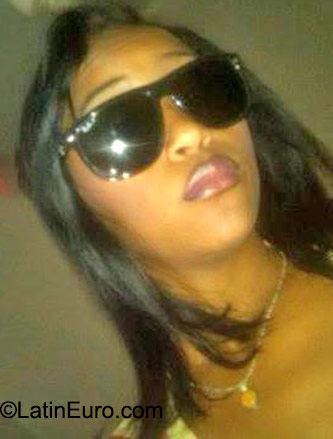 Date this nice looking Dominican Republic girl Grany from Santo Domingo DO22863