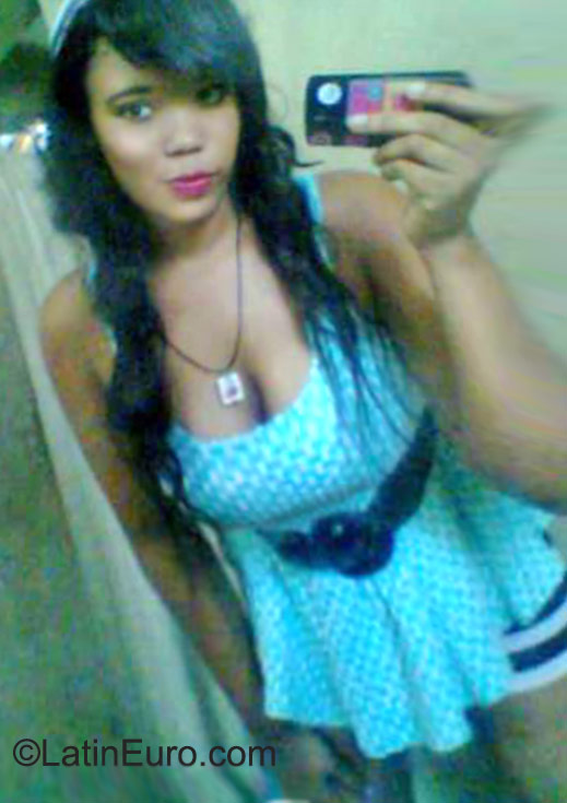 Date this sultry Dominican Republic girl Ariany from Santo Domingo DO22881