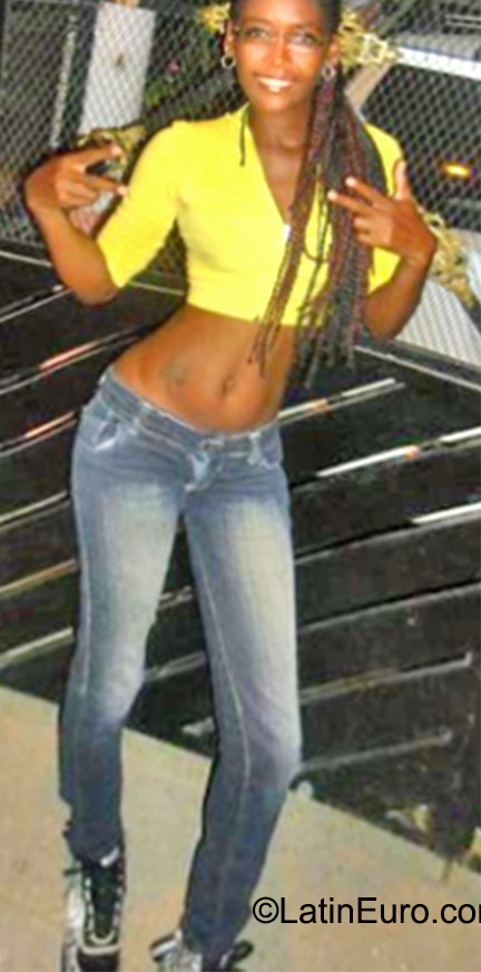 Date this young Dominican Republic girl Yulisa from Santo Domingo DO22938
