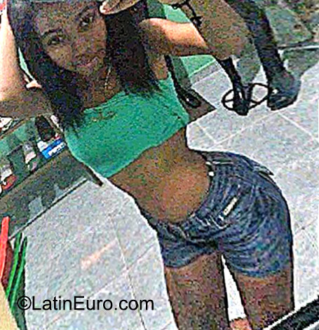 Date this fun Dominican Republic girl Yarlin from Santo Domingo DO22948