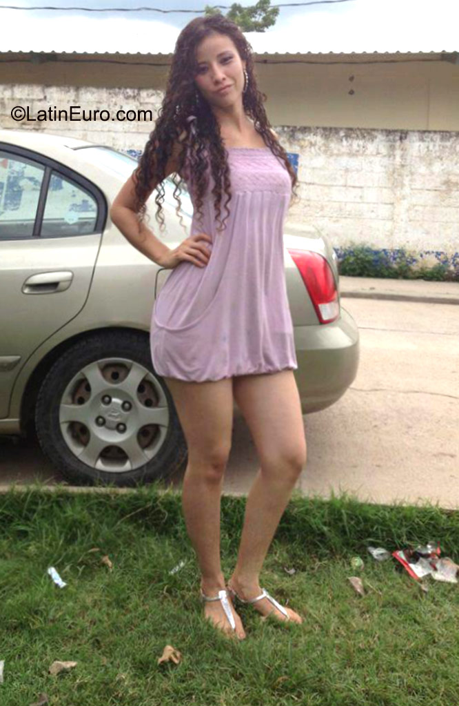 Date this voluptuous Honduras girl Susana from Villanueva HN1634