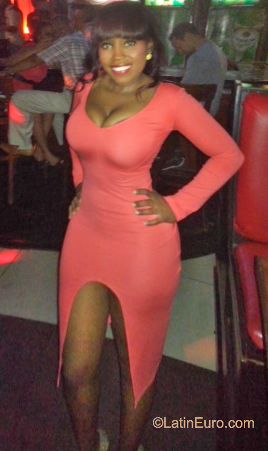 Date this gorgeous Dominican Republic girl Yasaurias from Santo Domingo DO22958