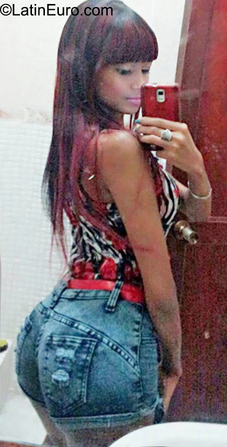 Date this sultry Dominican Republic girl Rosalin from Santo Domingo DO22986