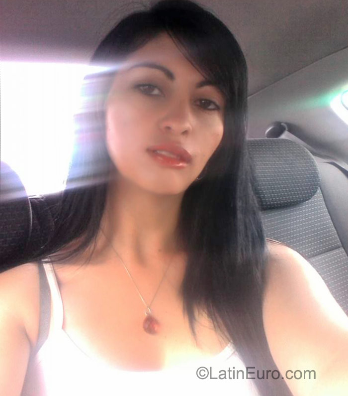 Date this pretty Colombia girl Karen from Bogota CO17871