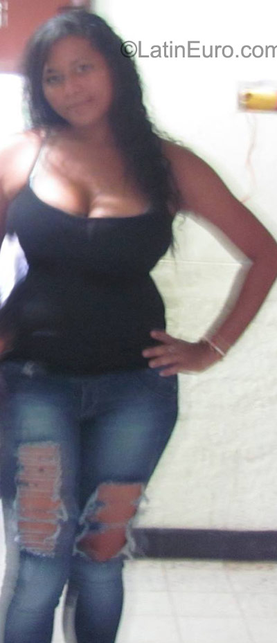 Date this cute Colombia girl Berenice from Barranquilla CO18502