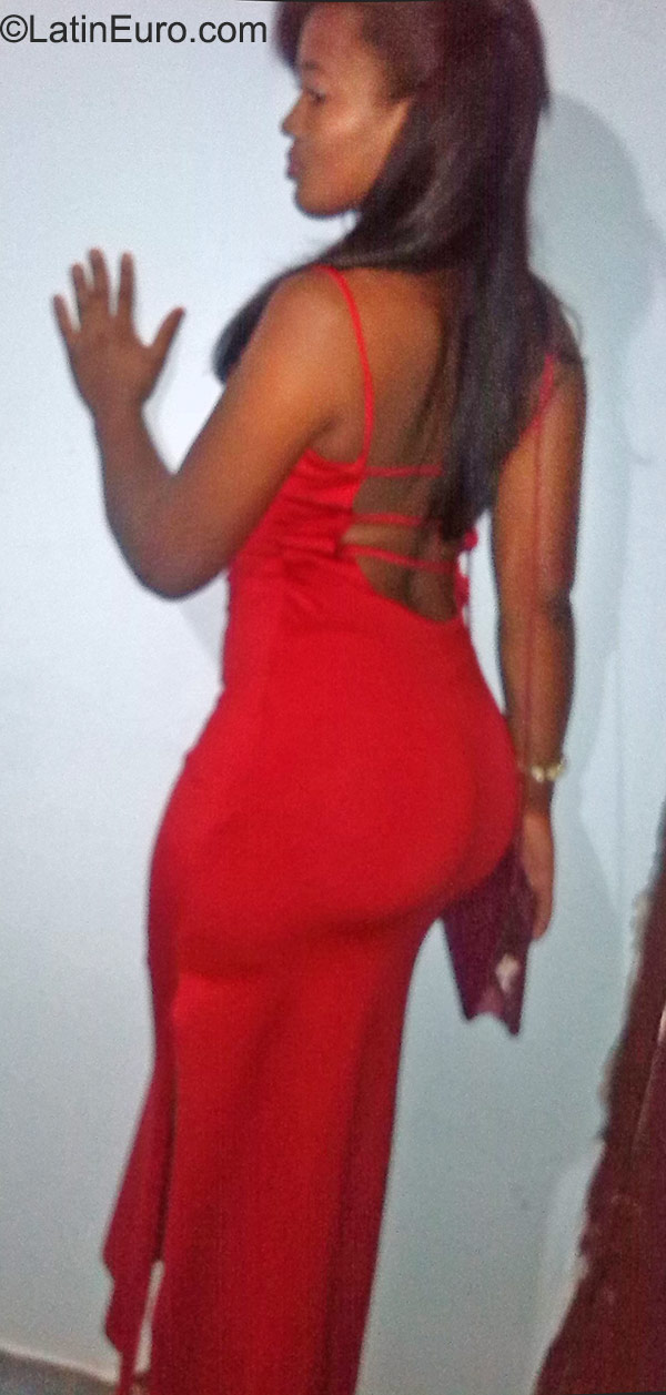 Date this hard body Dominican Republic girl Love from Santo Domingo DO23001