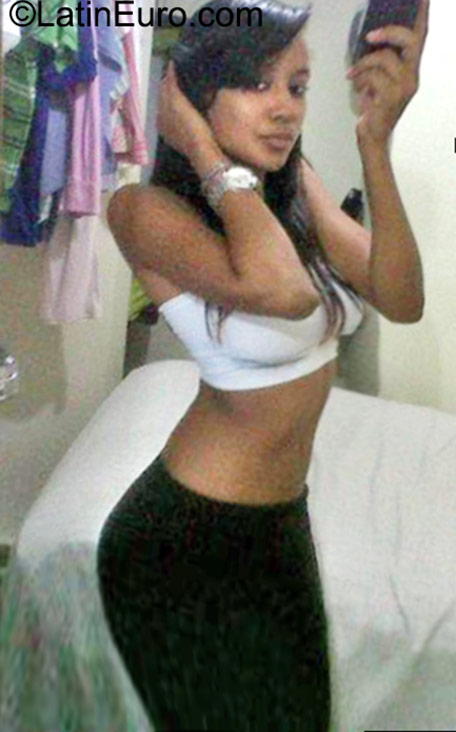 Date this nice looking Dominican Republic girl Ana from Santo Domingo DO23013