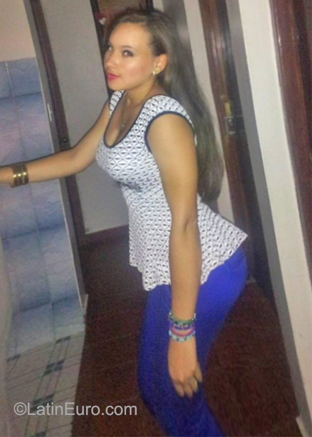 Date this young Dominican Republic girl Maiyro from Santiago DO23046