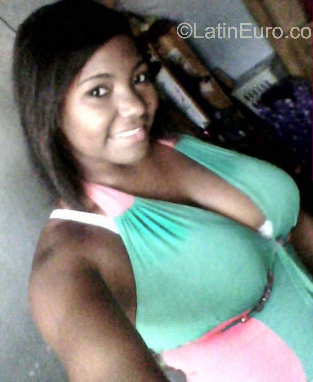 Date this voluptuous Colombia girl Sofia from Bogota CO17924