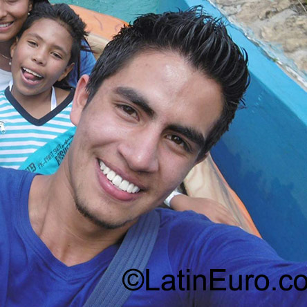 Date this delightful Colombia man Esteven from Bogota CO17936