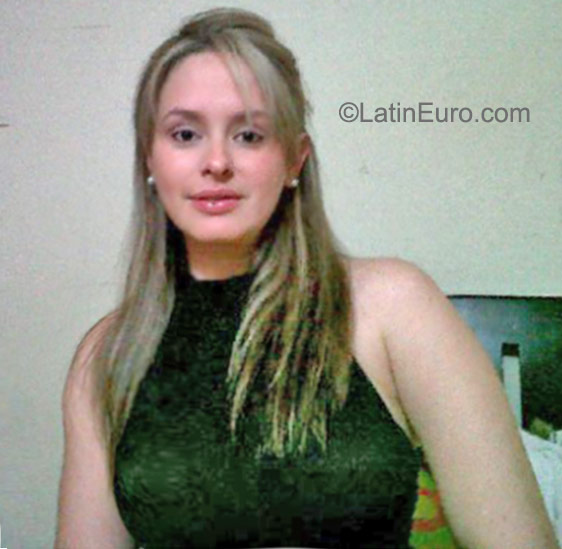 Date this delightful Colombia girl Adriana from Bogota CO17956