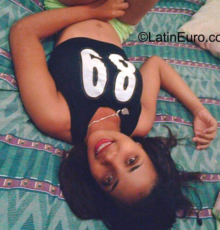 Date this cute Dominican Republic girl Lucia from Santo Domingo DO23181