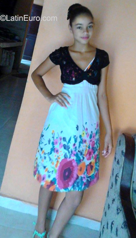 Date this cute Dominican Republic girl Albaares from Santo Domingo DO23192