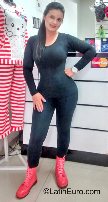 Date this georgeous Colombia girl Sara from Bogota CO18021