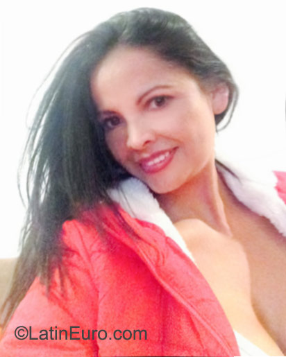 Date this exotic Colombia girl Tatia from Bogota CO18035