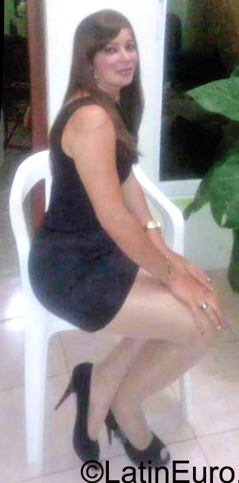 Date this voluptuous Dominican Republic girl Aliza from La Vega DO26241