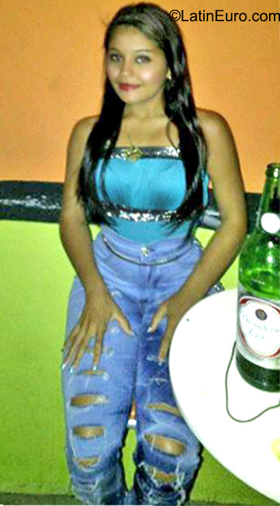 Date this sensual Dominican Republic girl Yocastra from Santo Domingo DO23316