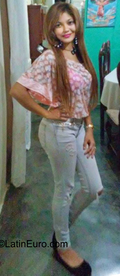 Date this charming Dominican Republic girl Mariannely from Santo Domingo DO23330