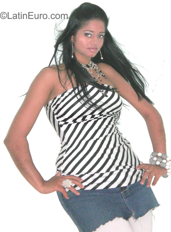 Date this young Dominican Republic girl Mabel from Santiago DO23388