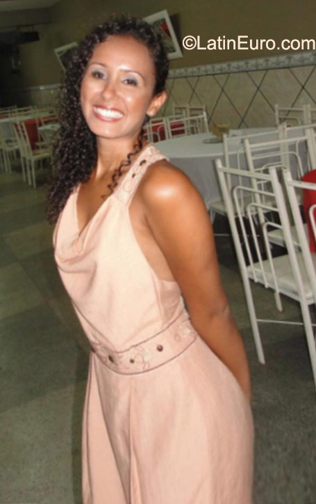 Date this attractive Brazil girl Analidia from Rio De Janeiro BR9999