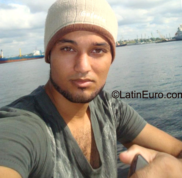 Date this pretty Dominican Republic man Manuel from Punta Cana DO23485