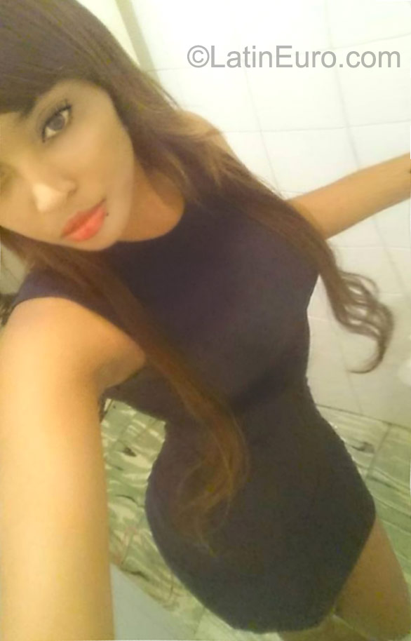 Date this beautiful Dominican Republic girl Maria from Santo Domingo DO23541