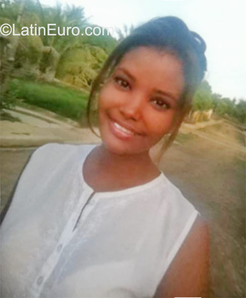 Date this cute Dominican Republic girl Zuleika from Santo Domingo DO23580