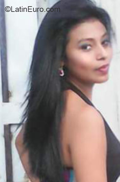 Date this stunning Honduras girl Yeimi from La Ceiba HN1787
