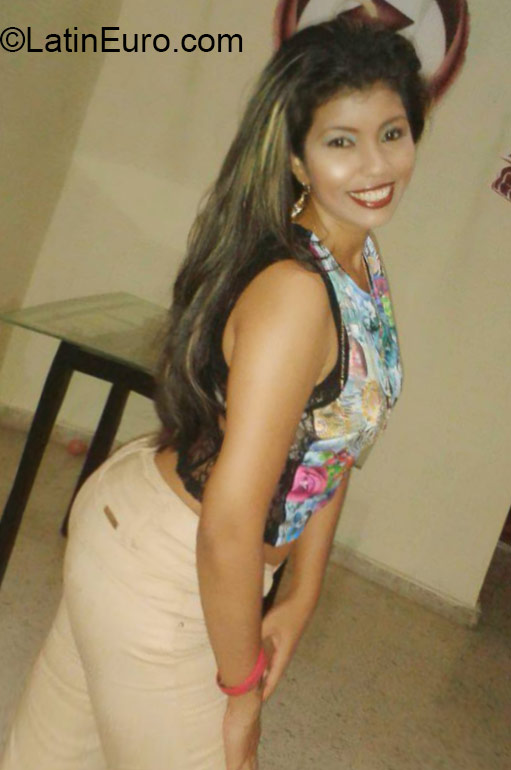 Date this hot Colombia girl Kelly from Barranquilla CO18247
