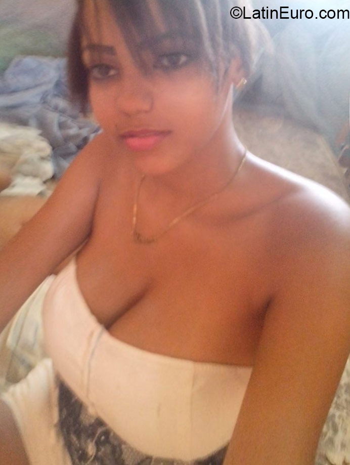 Date this young Dominican Republic girl Ruth from Santo Domingo DO23853