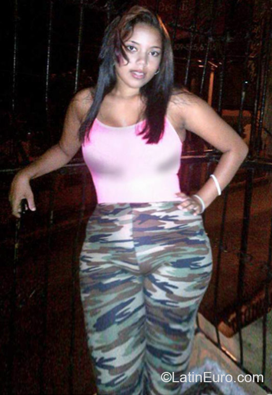 Date this athletic Dominican Republic girl Chibelina from Bonao DO23884