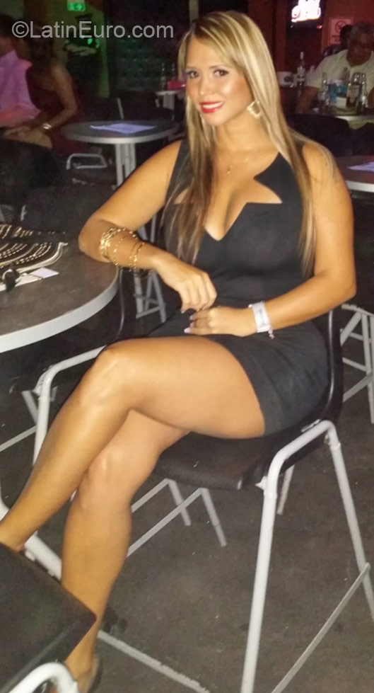 Date this tall Colombia girl Tatiana from Cali CO18309