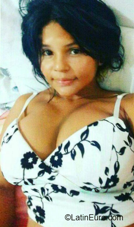Date this funny Colombia girl BRENDA from Cartagena CO18327