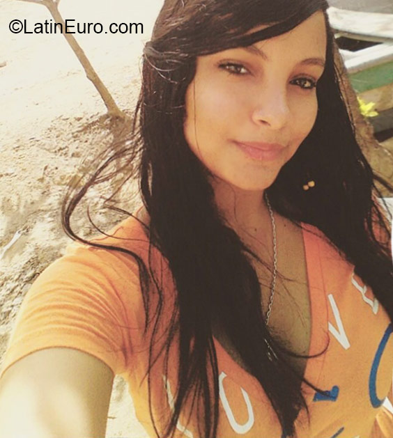 Date this attractive Dominican Republic girl Maria from San Pedro de Macoris DO24062
